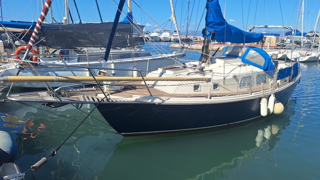Westerly Renown 32 (80)